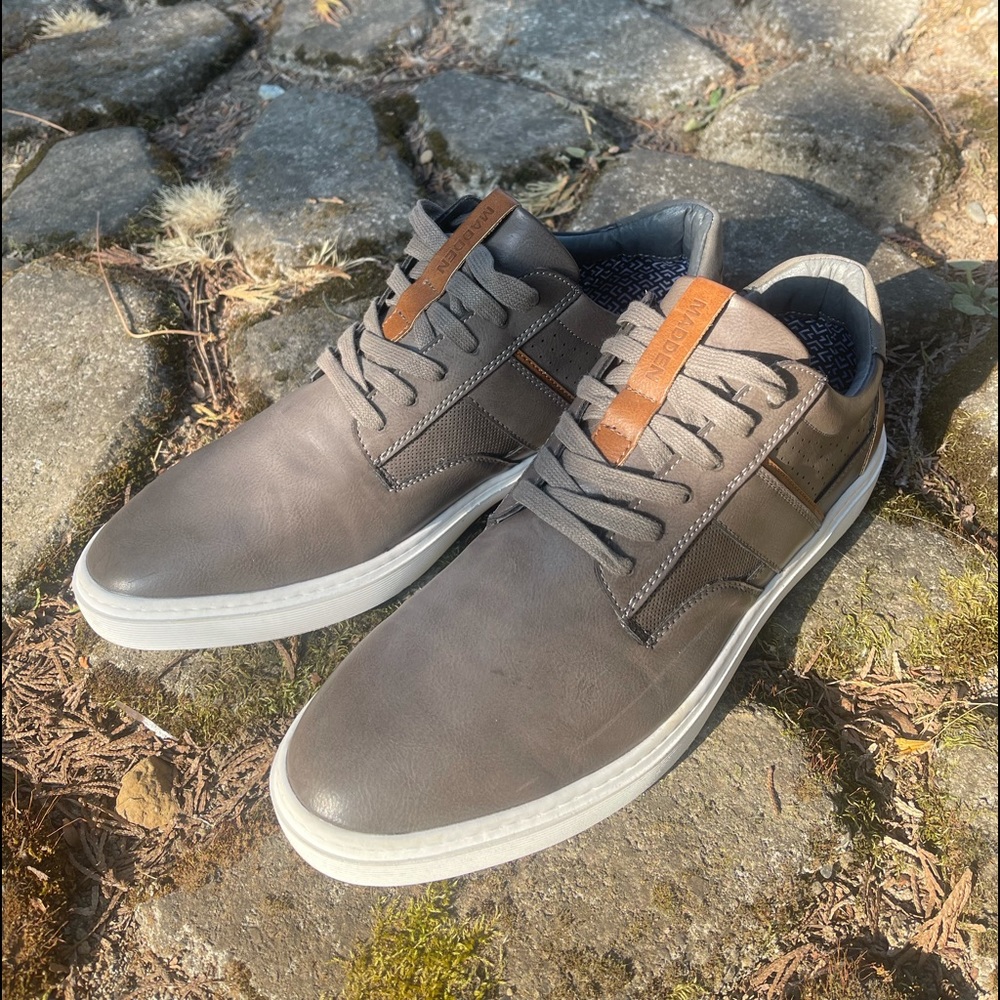Steve Madden 11.5 casual luxury shoes, grey and leather.